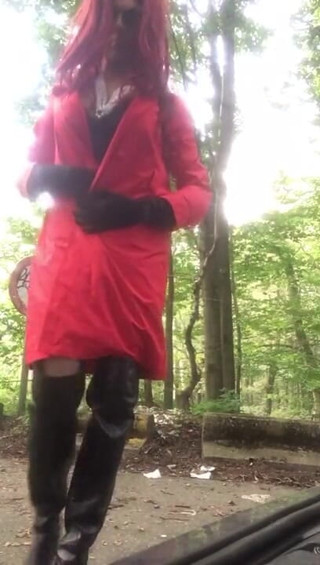 Sofiasse: I was walking in the forest