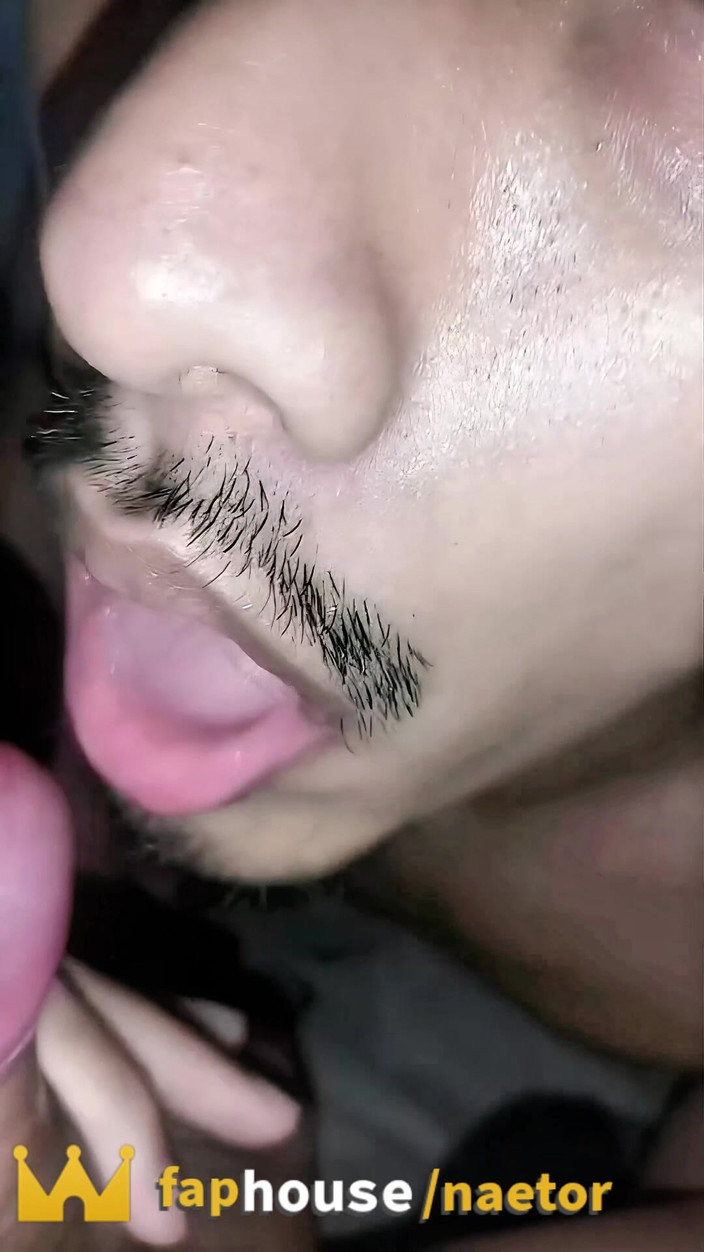 Naetor: Provádět orální sex na Ladyboys.