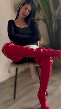 JOI Femdom Umilință - Îți Bag Degetele În Fund În Timp Ce Te Zdrobesc Și Fac Mișto De Pula Ta Mică, Supus