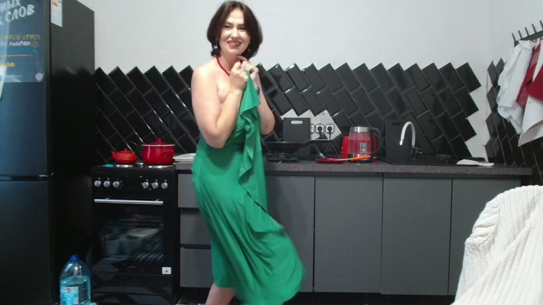 ANGELA_LADY: Seduciéndote al almuerzo a través de un vestido