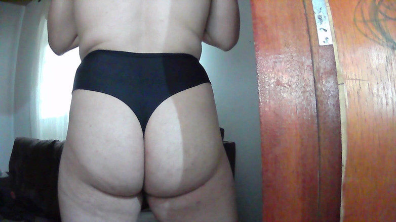 amateurbrazilian: मैं अपनी गांड खाने के लिए 18 सेमी लंड वाले आदमी की तलाश कर रहा हूं