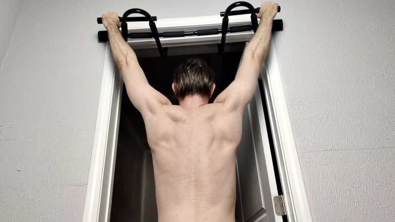 AlbinoAdonis: Ich habe herausgefunden, dass mein hintern wackelt, wenn ich chin-ups...