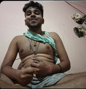 IsmaatDeva: Hemşirenin kıyafetlerinin içinde çok mükemmel bir vücut vardı.