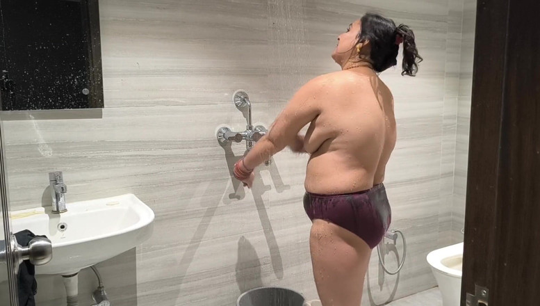 Desi chudai hub: Desi Girl Puja Baby Take Morning Shower
