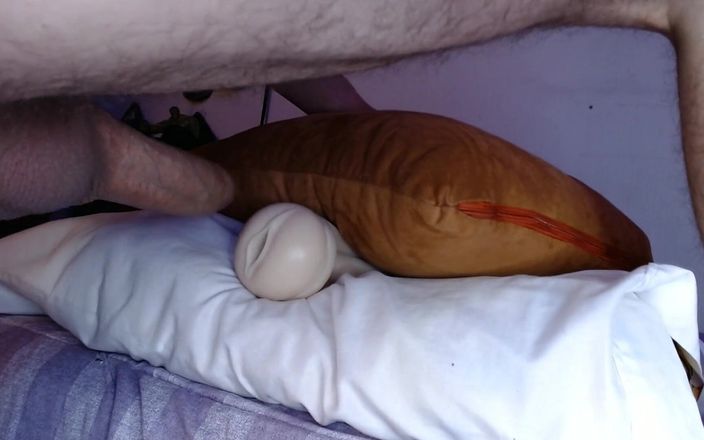 Charrterr: 我狠狠地操我的成人玩具