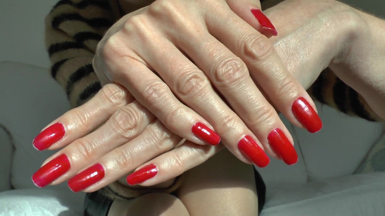 Lady Victoria Valente: Pada Hari Valentine, saya akan memuja payudara awak dengan gincu,...