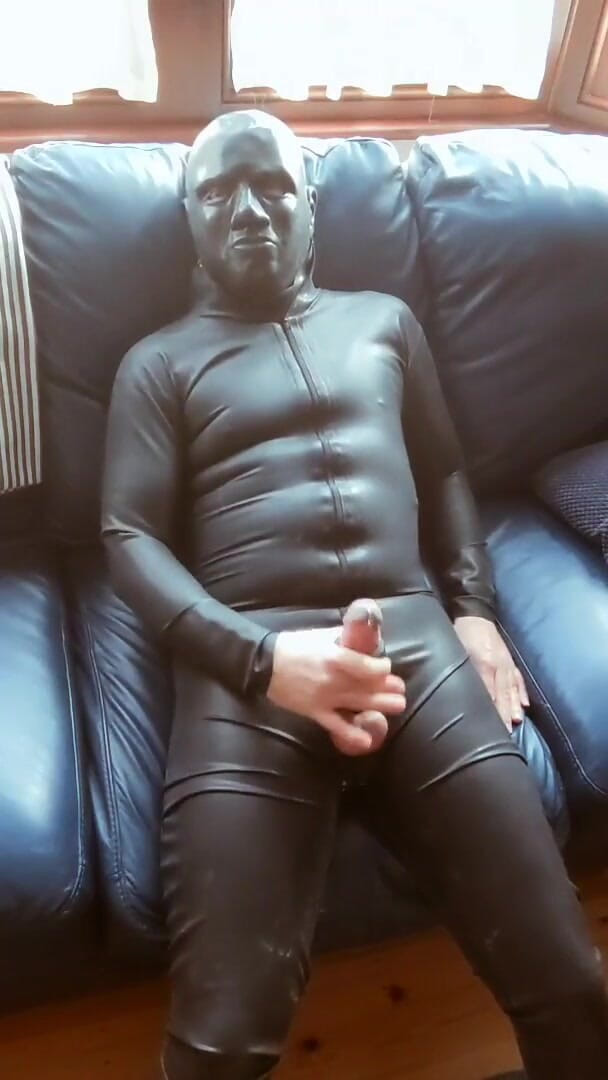 Bellhead: One minute rubber fun