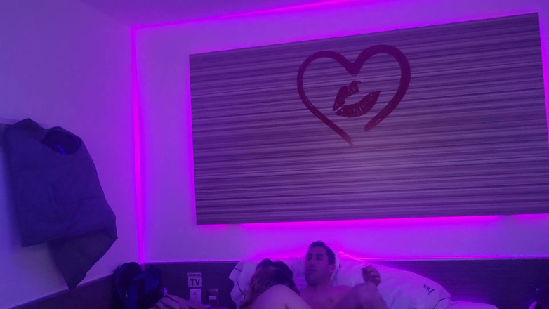 Crystal Phoenix: Ein Typ Fickt Mich Im Hotelzimmer