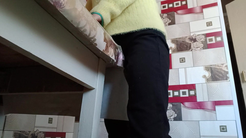 Lesbian-illusion: Sorellastra si masturba da sola con orgasmi multipli - Lesbian_illusion