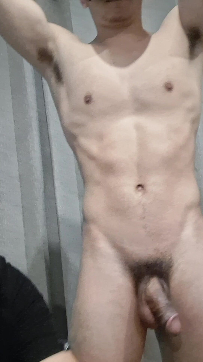 Bare skin man: Empezó Hablando Y Terminó Con La Boca Llena