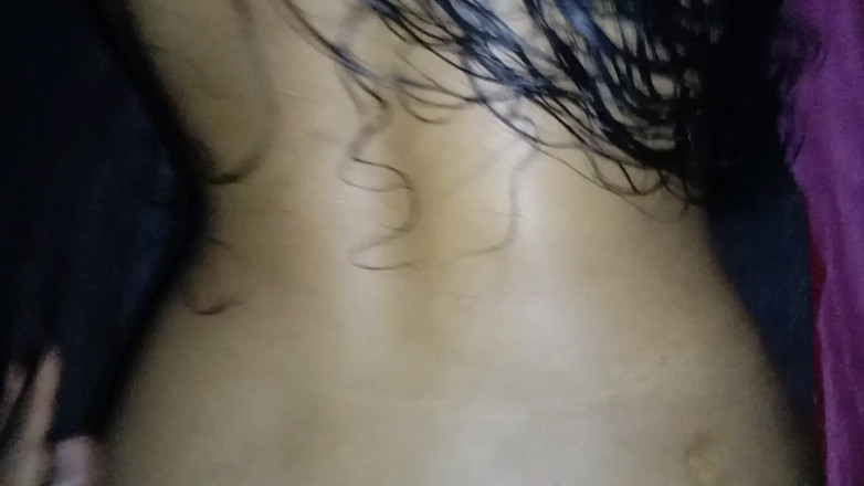 Deshi women: インドの美しい大学生の女子が友人とホテルに行き、シャクティ・シャリと穏やかにセックスしました