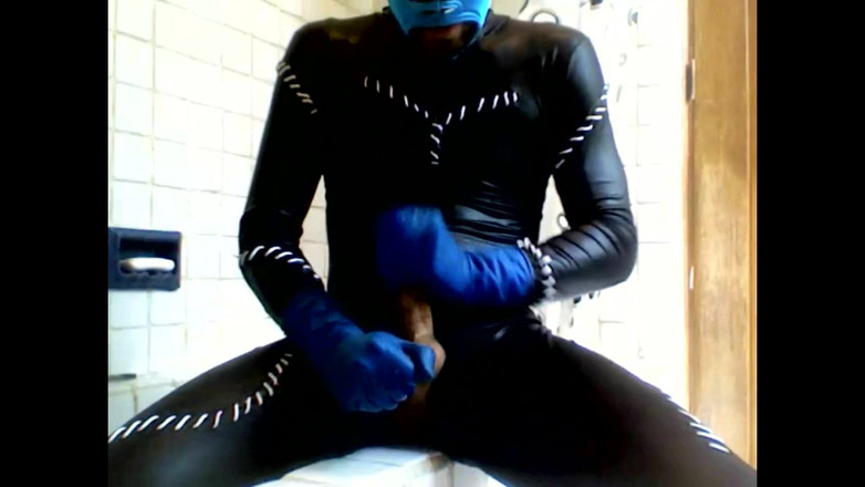 Demon Maniac 33: Blue Hornet Dalam Catsuit Spandeks Memancut Mani Pada Lateks Biru –...