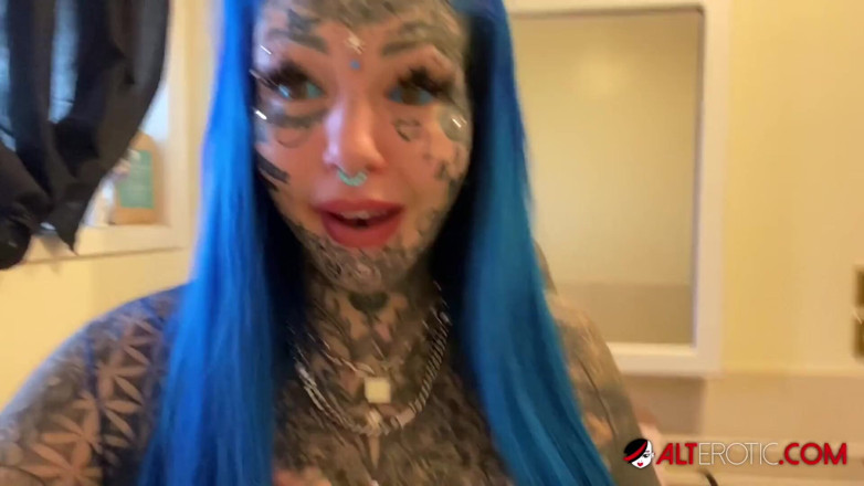Alt Erotic: Amber Luke'un karantinada tek başına mastürbasyonu