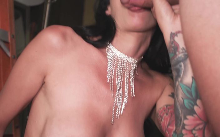 Deutschland Porno X: Giulia Diamond + Ryan ड्रिलर स्टोररूम में चुदाई कर रही है