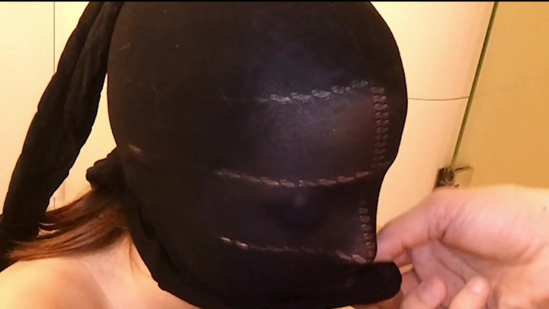 Nylon Xtreme: Hotelowy cios z maską rajstop