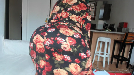 AnalEbony: Scuote il culo