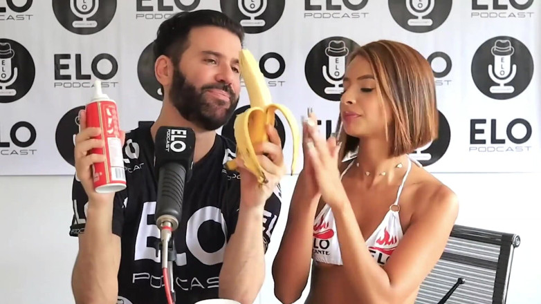 Aishadanver: Aisha Ferrari: Elo Podcast ve Danveer Ferrrari ile baharatlı yatak...