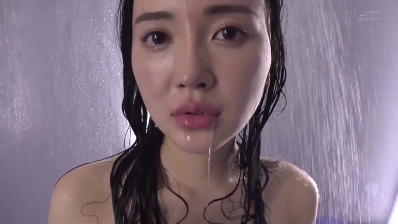 Smooth Time: La fille a l'air innocente mais excitée, sexe colleux en...