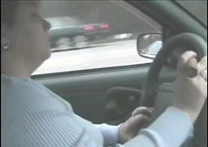 Smoking Dawn: Enorme sigaar in de auto
