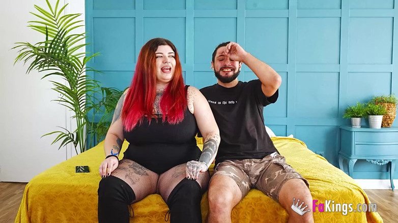 FAKings: Pummelige Alternative Schönheit Fickt Eine Touristin: Leia Sáez, Die Italienische...