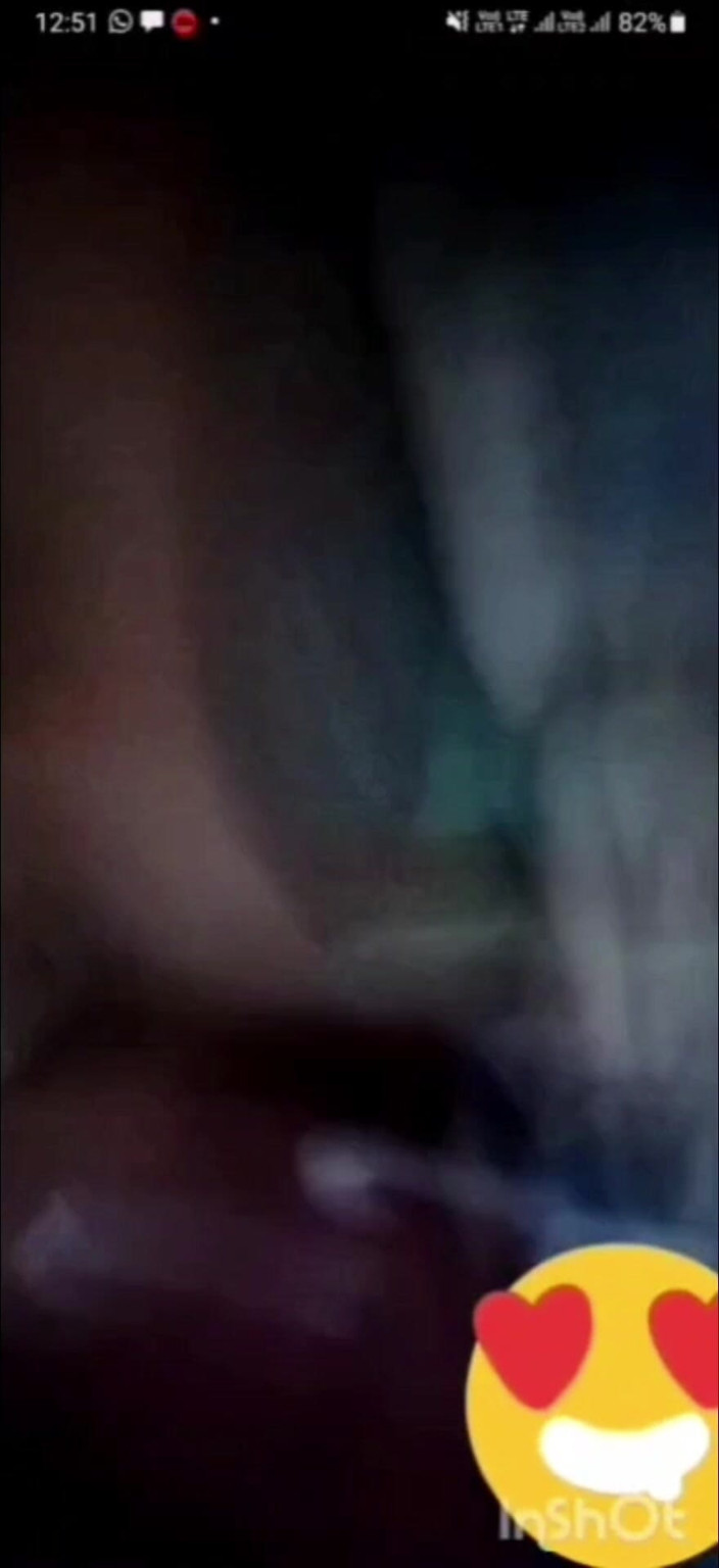 CollegeTeenCouple: stan dikha rahi meri poorv premika ko vidiyo kol