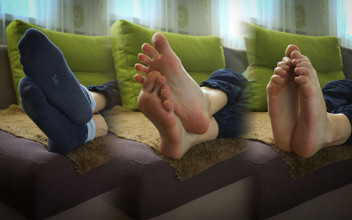 Sexy Teen Amateur Shows Off Her Bare Soles Foot Fetish