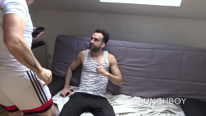 THE BIG BULGE STUDIO: 2492 francuski chłopak zerżnięty w Madrycie przez 2 Seyx Boys