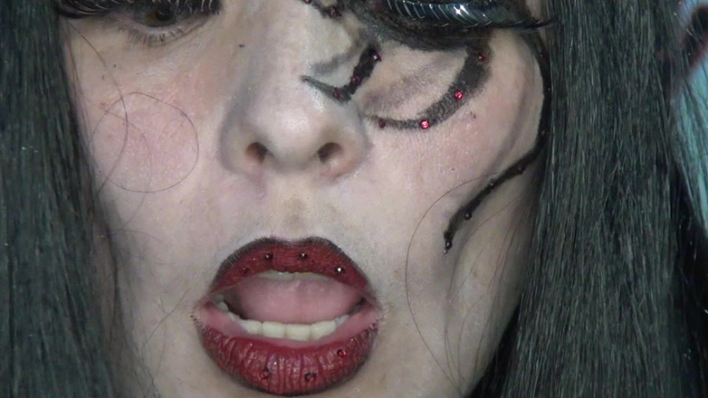 Angel eyes studio: PERTUNJUKAN MENELAN LABA-LABA SUPER BESAR!