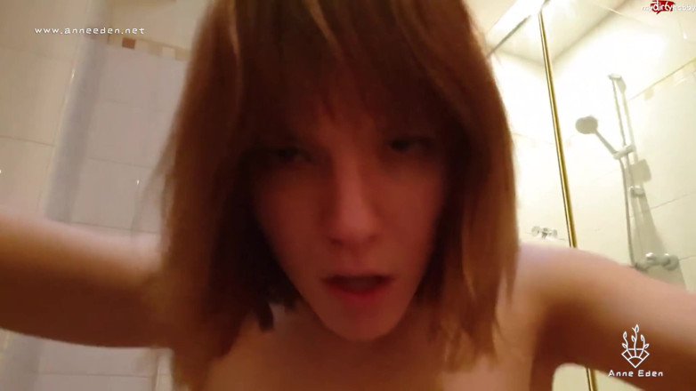 Anne Eden: โอ้ยยย เขาจับได้ว่าฉันแตกน้ำพุ่งเลย!!