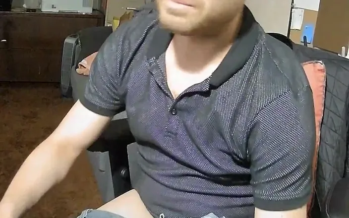 KoreanItalian: Austint440 Jerking off