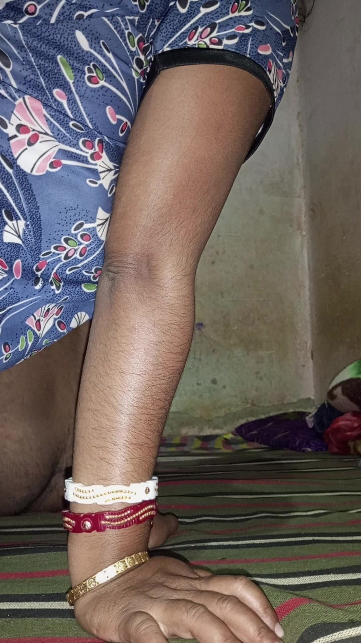 Mridulmadhu: Nodigde mijn studievriend uit en neukte naakt