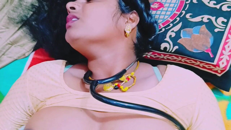 Honey lips: marij ki haardakor chudaee ke saath Villege doktar. telugu gandi...