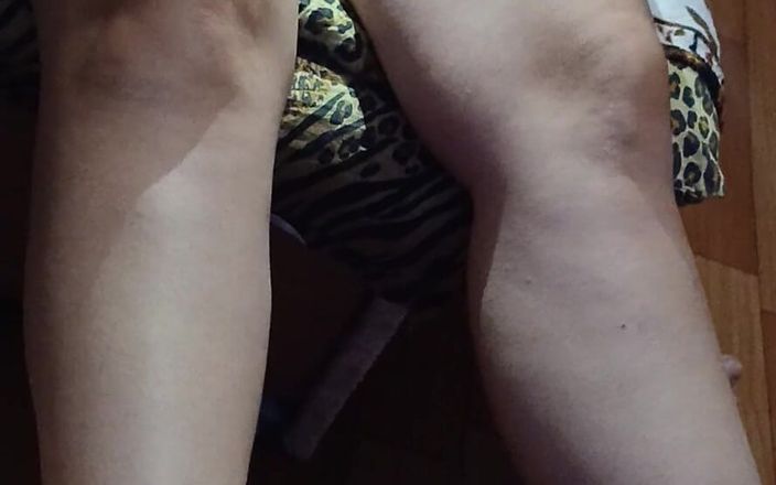 Lesbian-illusion: Я спіймав своїх зведених сестр за гарячою мастурбацією
