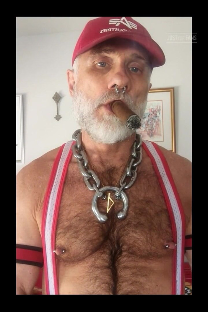 MusclesCigarsFFPig: Stepdaddy Lighting His Gar