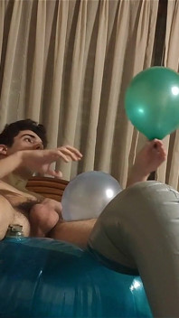 Wysadzanie balonów imprezowych na My Aqua Blue Pontonable Jednorożec