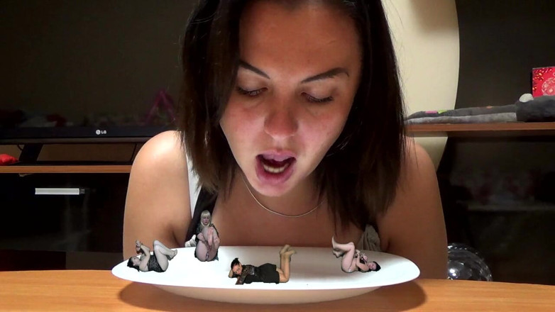 Goddess Misha Goldy: Ho intenzione di mangiare 4 ragazze. Mmm Yummy!