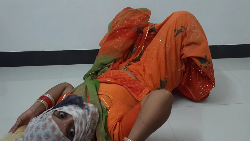 Desi Bhabhi XXX Video Indian Desi Couple Sex Video (Kavita maam)
