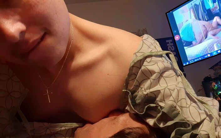 Lymph Guy: केयरटेकर द्वारा अपने लड़के के स्तन चूसने के बाद रोगी वीर्य निकालता है