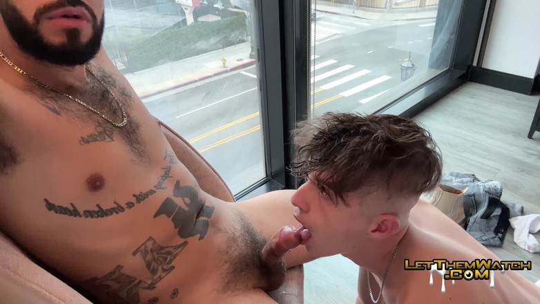 Let them watch: Hung twink knullad rå dusch juven jay magnus