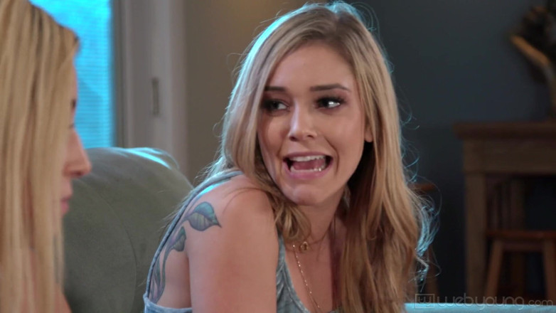 Web Young: La ragazza etero kali roses aspetta il suo appuntamento tinder,...