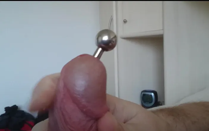 Carmen_Nylonjunge: Urethra with Plug Fucking