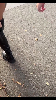 Două prostituate excitate se încurcă public pe B1! Dublu Squirt!
