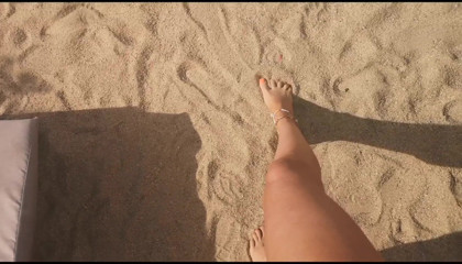 Erotic Tanya: A loser for my feet