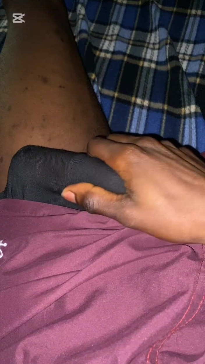 Slimniqqa: Capturados acariciando bbc no dormitório parte 2