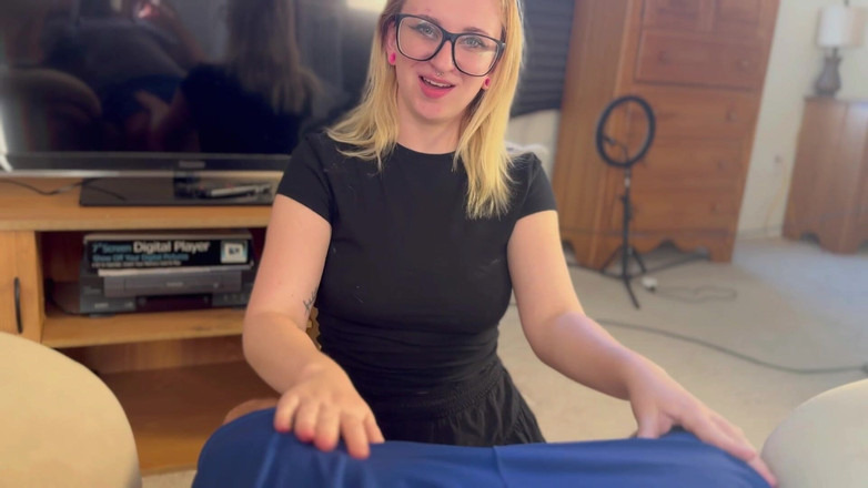 Island Boy Vids: Ayla Vixen, pipe, offre de poser la télécommande de la...