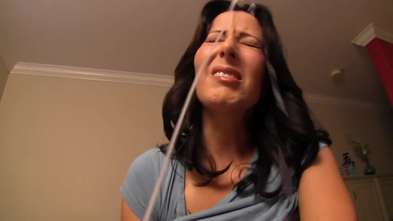 Taboo Handjobs - Liberated Eye: Facial Sorpresa de la madrastra Zoey Holloway y Michael Diamond