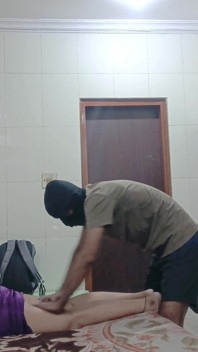 Didi Otele Götürüldü Ve Masaj Yaptırdı, Ardından Sıcak Vücuda Baktı.