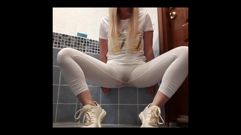 FrauleinP: 健身房后湿润的白色紧身裤