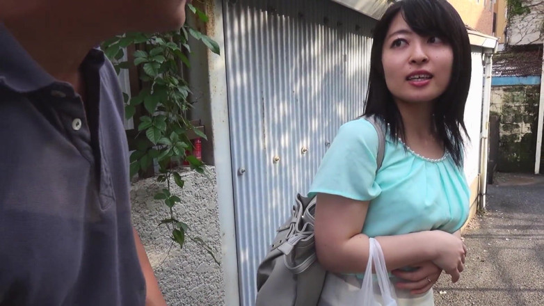 Caribbeancom: Small tit japanese slut picked up and banged until creampie