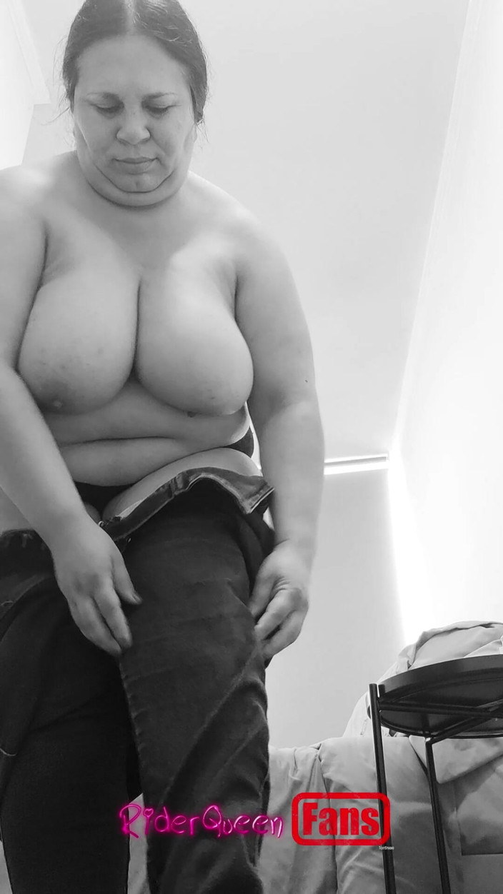 Only Riderqueen BBW Step Mom Latina Alone: Trying on BBW Big Ass Jeans